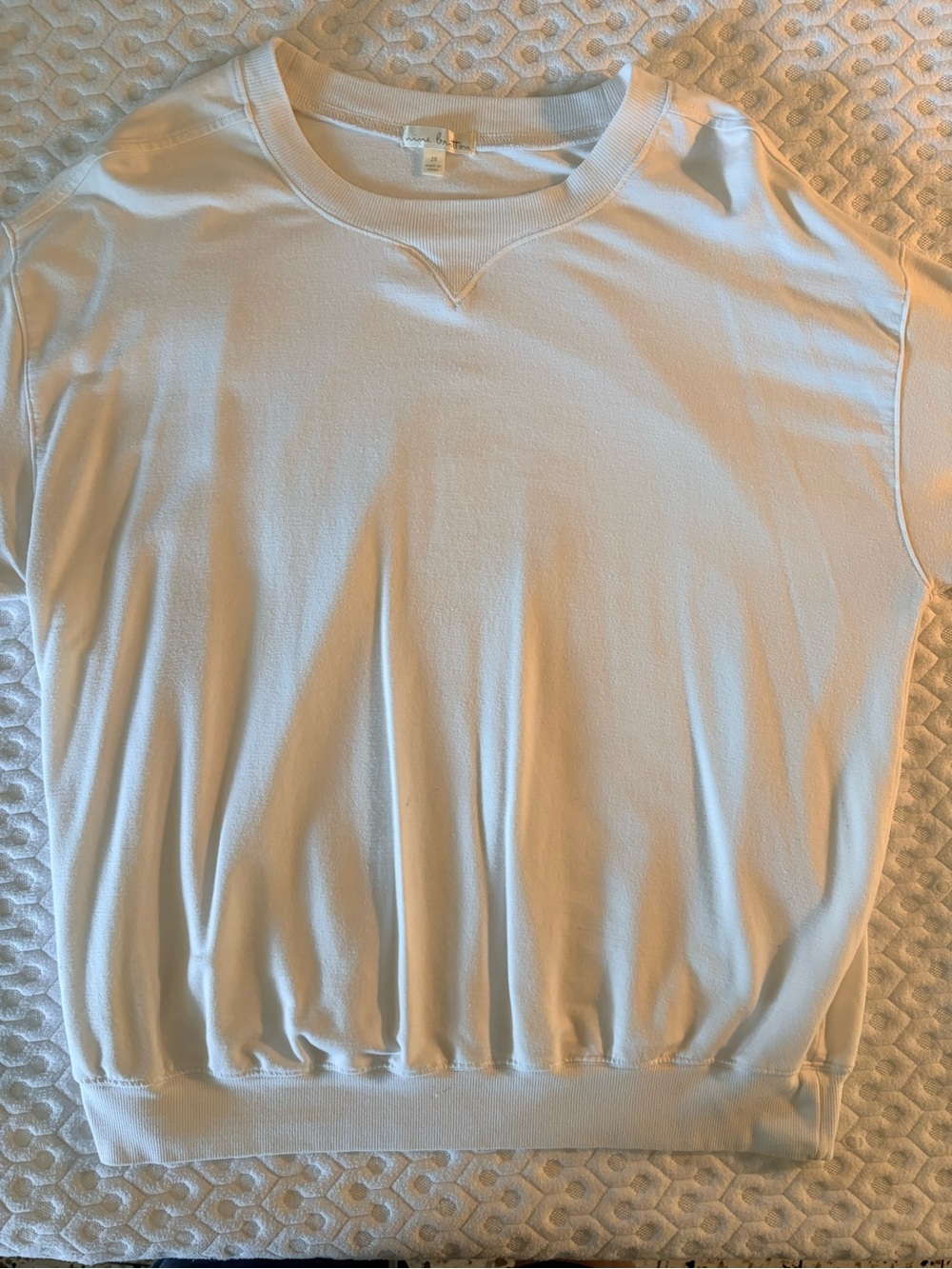 nine britton White Short Sleeve Pullover Sweatshirt
